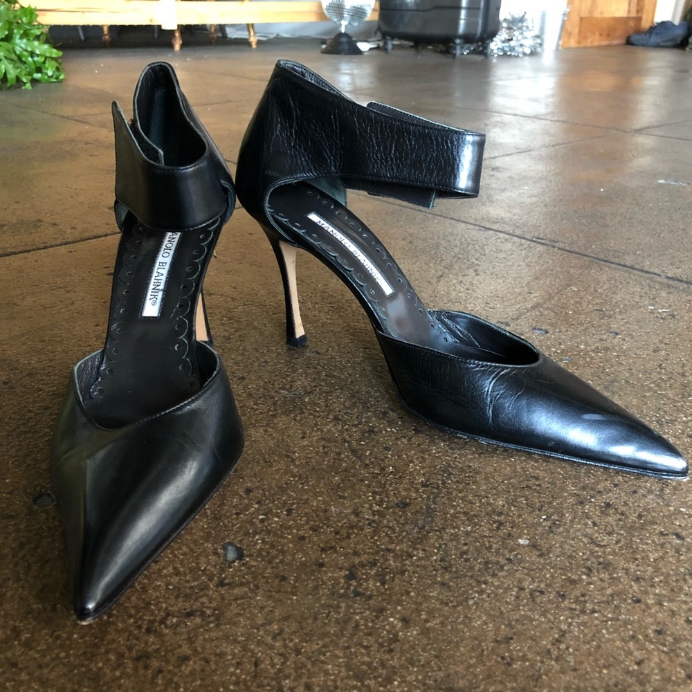 Manolo Blahnik Black Pointed Toe Leather Heel 40